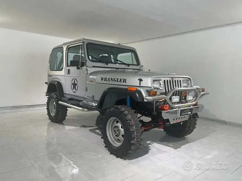 Usata Jeep Wrangler Laredo 103 CV (75 kW) 1989 SUV