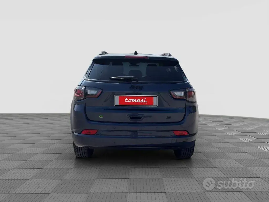 Usata Jeep Compass 131 CV (96 kW) 2023 Blue shade con tetto nero SUV