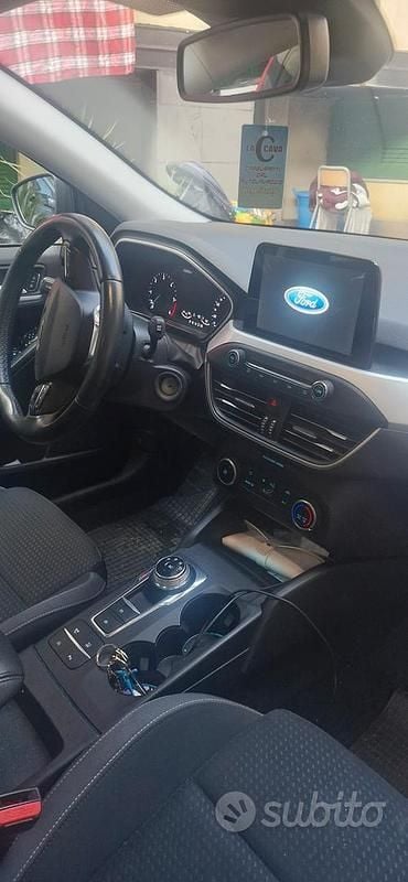 Usata Ford Focus 120 CV (88 kW) 2019 Grigio Station wagon