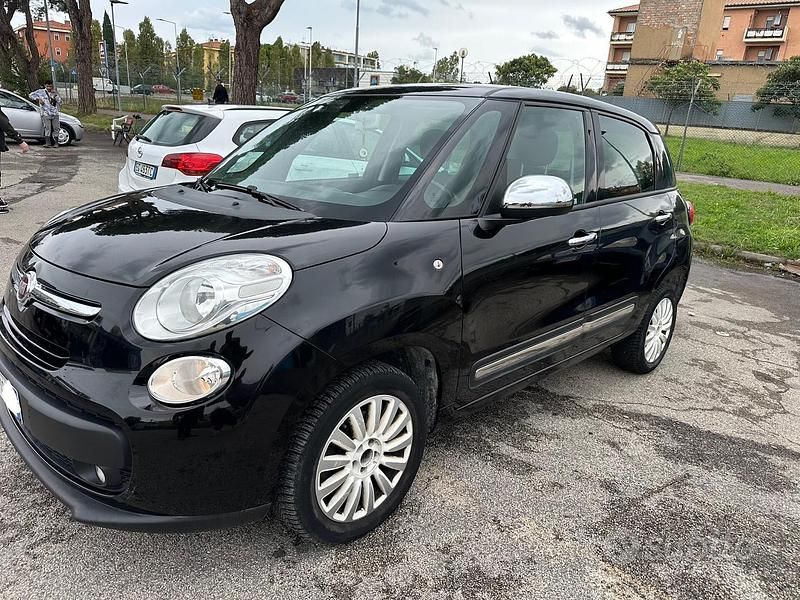 Nero Usata 2017 Fiat 500L Lounge Monovolume | 7250 € (Buon prezzo) - Immagine 1/4