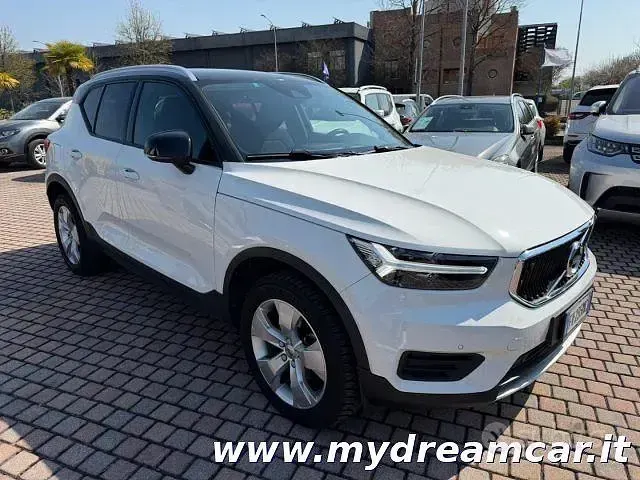 Usata Volvo XC40 Momentum 190 CV (139 kW) 2019 Bianco SUV