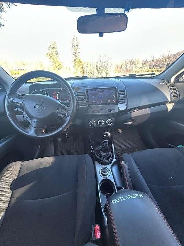 Usata Mitsubishi Outlander Instyle 140 CV (102 kW) 2007 Grigio SUV