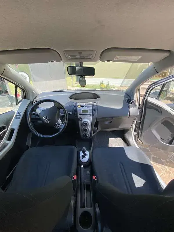 Usata Toyota Yaris Sol 87 CV (63 kW) 2008 Grigio Utilitaria
