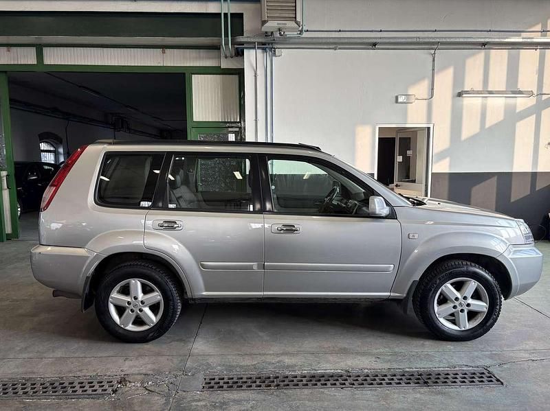 Usata Nissan X-Trail 136 CV (100 kW) 2004 Argento SUV