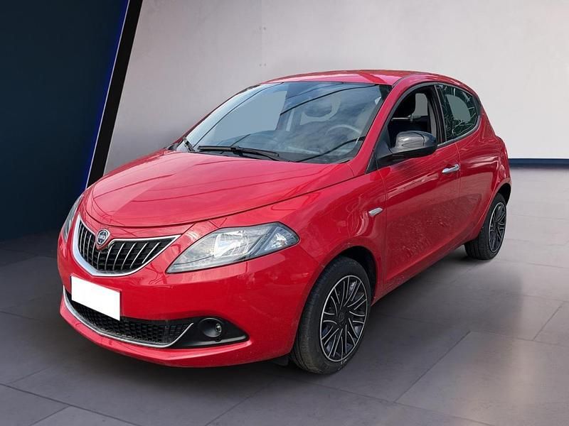 Usata Lancia Ypsilon Gold 70 CV (51 kW) 2021 Rosso Utilitaria