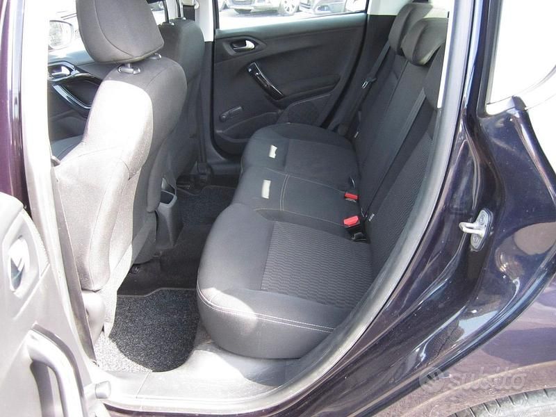 Usata Peugeot 208 75 CV (55 kW) 2016 Blu Utilitaria