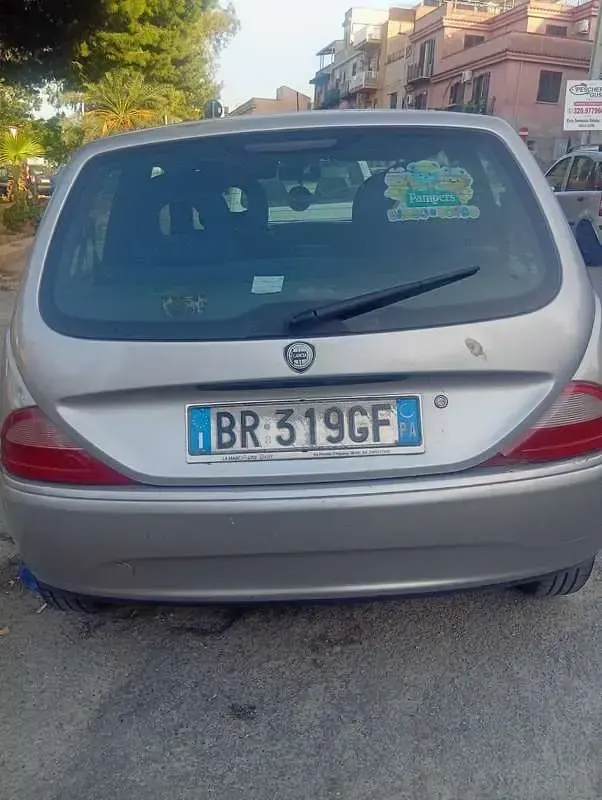 Usata Lancia Ypsilon 60 CV (44 kW) 2001 Utilitaria