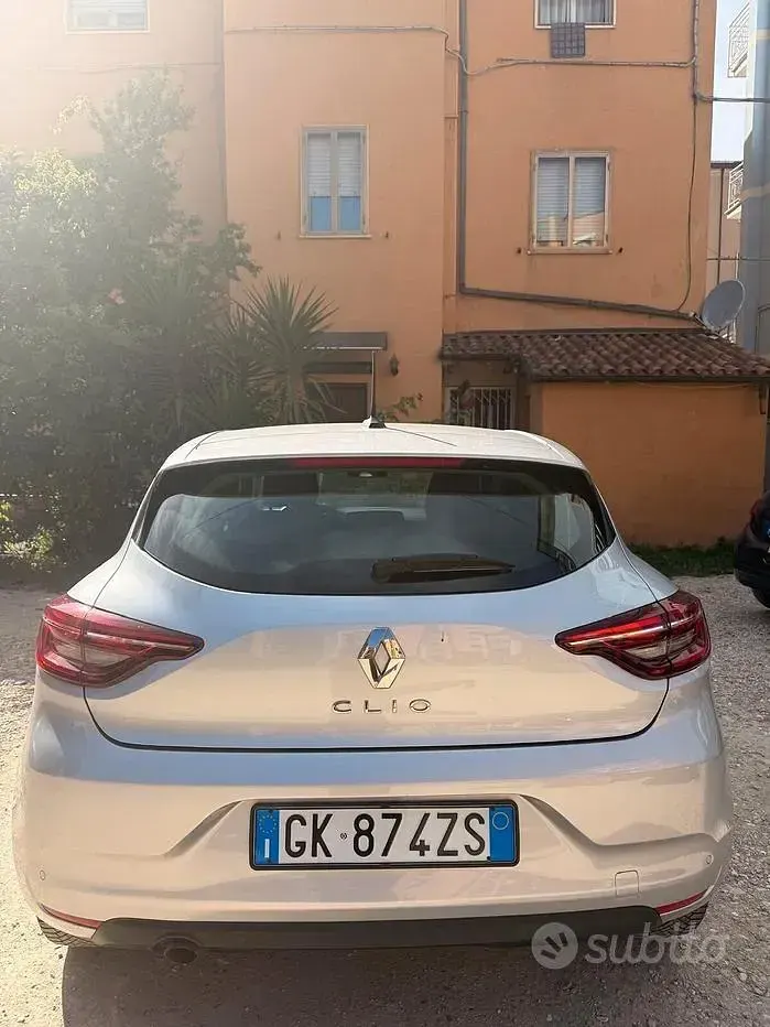 Usata Renault Clio V Techno 91 CV (66 kW) 2022 Grigio Berlina