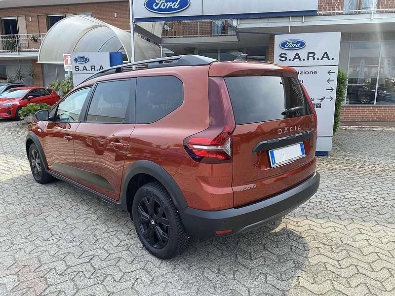 Usata Dacia Jogger Extreme 101 CV (74 kW) 2022 Rosso Monovolume