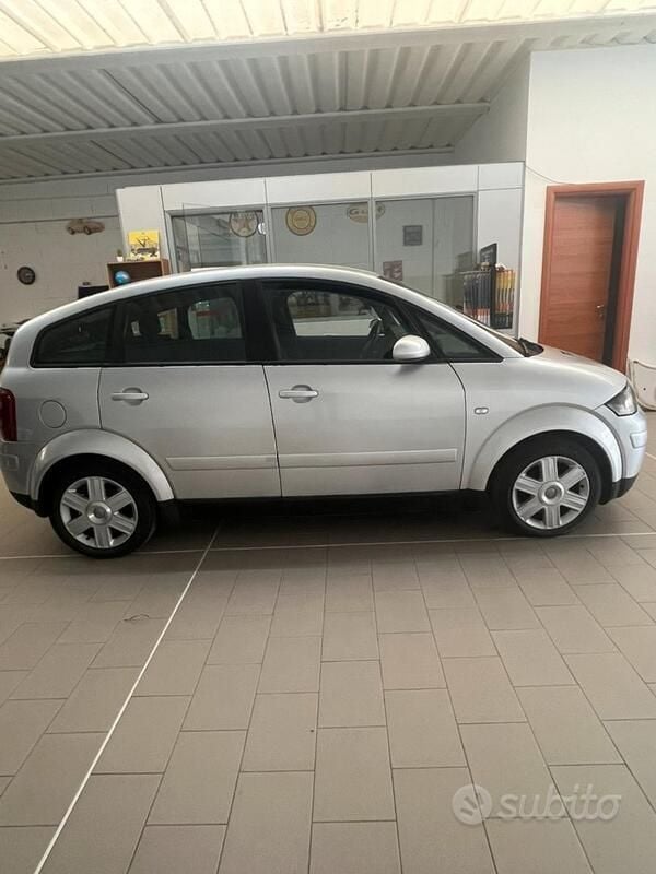 Usata Audi A2 90 CV (66 kW) 2004 Grigio Utilitaria