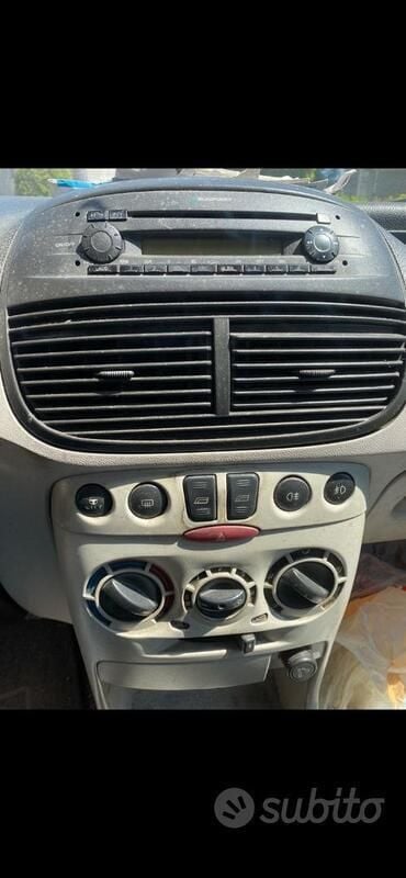 Brugt Fiat Punto 69 HK (50 kW) 2004 Sort Hatchback