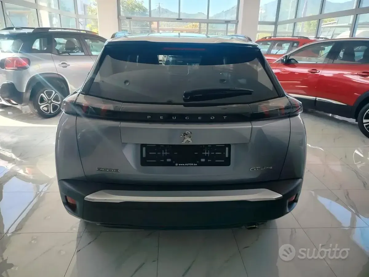 Käytetty Peugeot 2008 GT-line 102 HP (75 kW) 2020 Harmaa Katumaasturi
