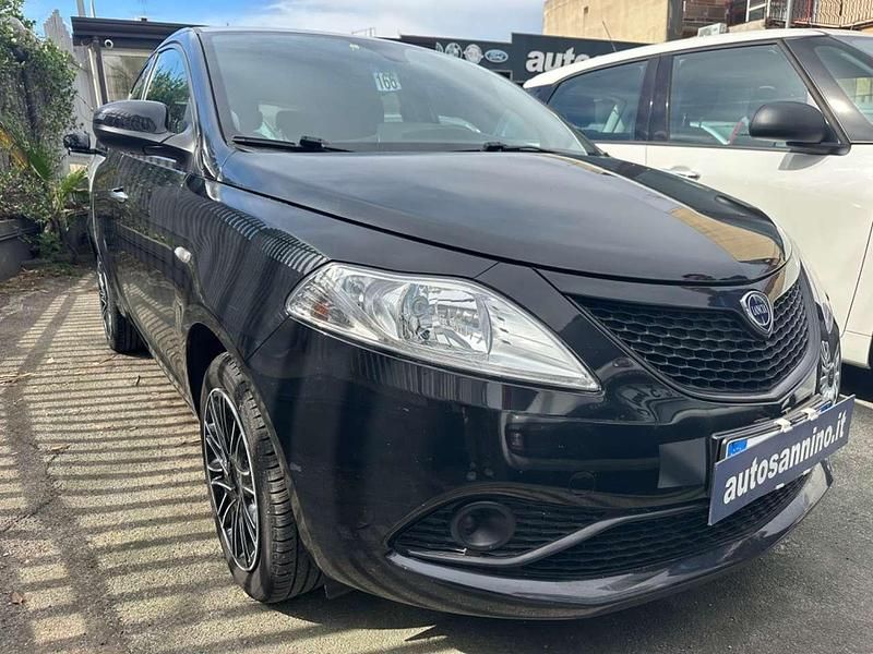 Nero Usata 2019 Lancia Ypsilon Gold Due volumi | 9490 € (Buon prezzo) - Immagine 1/4
