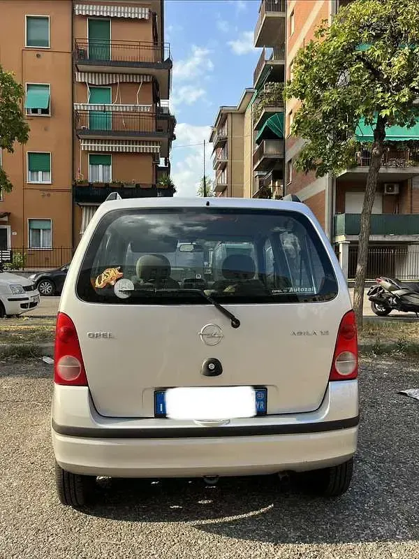 Usata Opel Agila 75 CV (55 kW) 2002 Grigio Monovolume