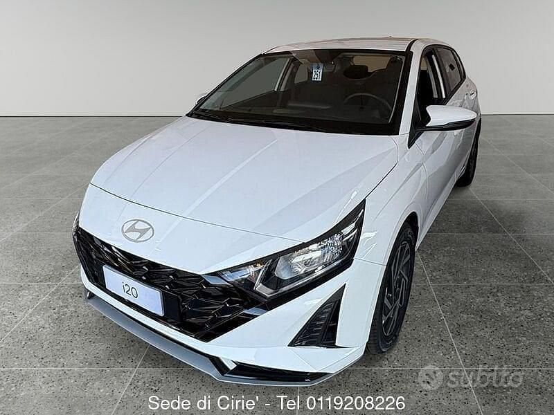 Bianco Nuova 2025 Hyundai i20 Tre volumi | 17.800 € (Buon prezzo) - Immagine 1/4