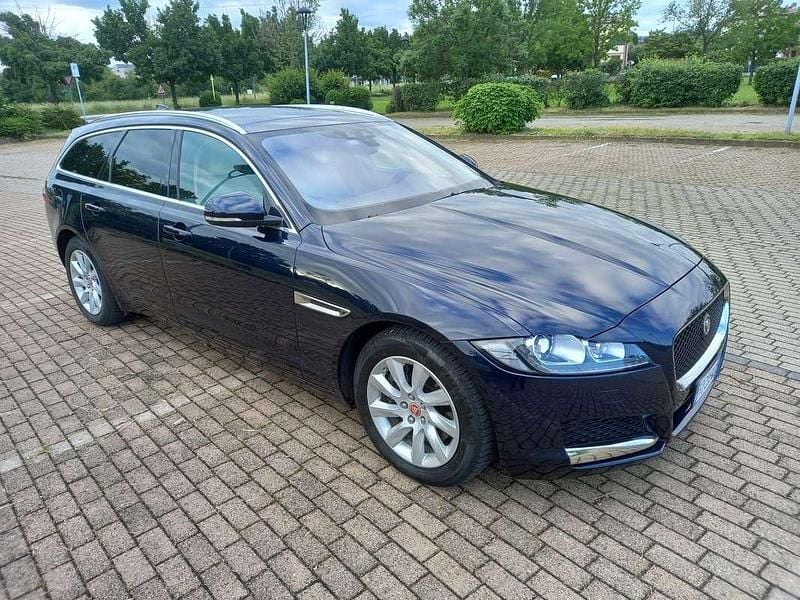 Usata Jaguar XF Sportbrake Prestige 179 CV (131 kW) 2020 Blu/azzurro Station wagon