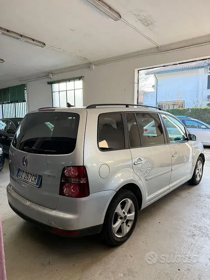 Usata VW Touran Conceptline 150 CV (110 kW) 2009 Grigio Monovolume