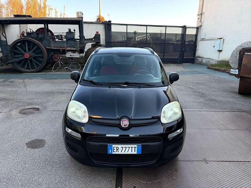 Usata Fiat Panda Lounge 69 CV (50 kW) 2014 Nero Utilitaria