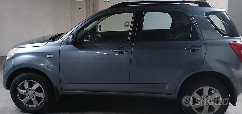 Usata Daihatsu Terios 105 CV (77 kW) 2008 Grigio SUV