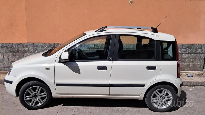 Usata Fiat Panda 70 CV (51 kW) 2011 Bianco Utilitaria