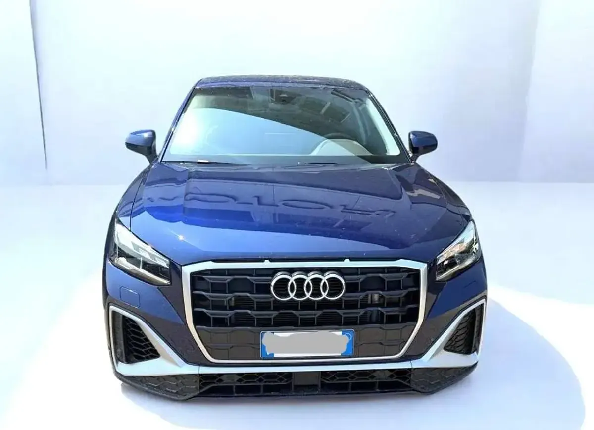 Usata Audi Q2 S-Line 110 CV (80 kW) 2023 Blu navarra metallizzato SUV