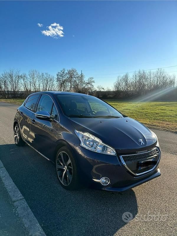 Usata Peugeot 208 2012 Grigio Utilitaria