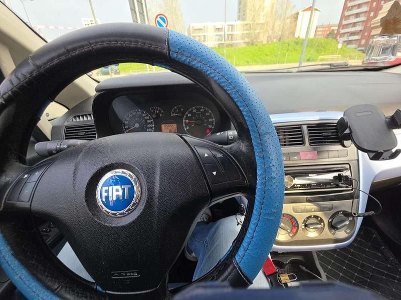 Usata Fiat Punto 65 CV (47 kW) 2020 Argento Berlina