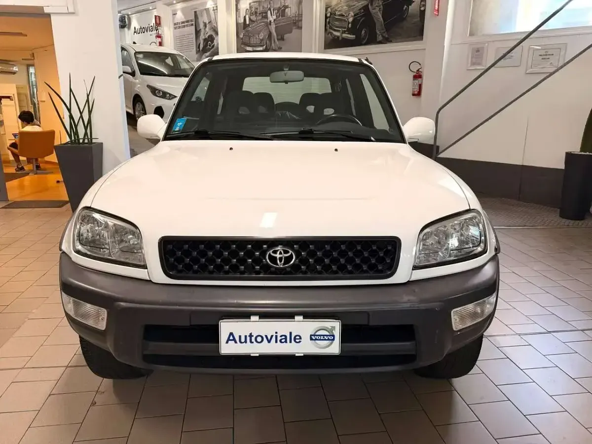 Usata Toyota RAV4 128 CV (94 kW) 1998 Bianco SUV