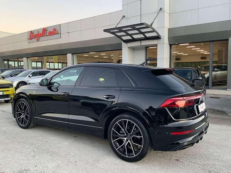 Usata Audi Q8 S-Line 286 CV (210 kW) 2025 Nero SUV