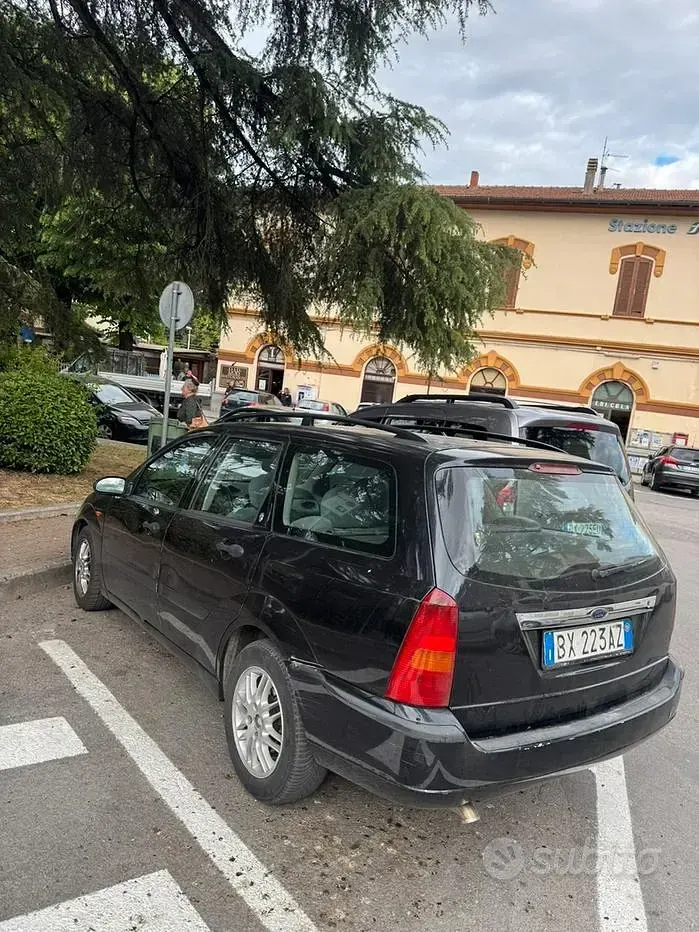 Usata Ford Focus 116 CV (85 kW) 2001 Nero Berlina