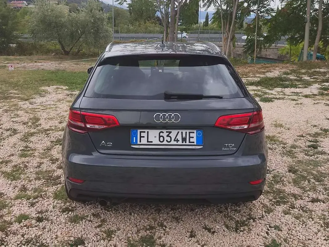 Usata Audi A3 110 CV (80 kW) 2018 Grigio Berlina