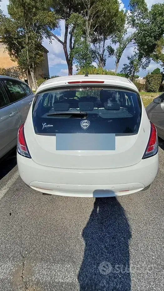 Usata Lancia Ypsilon Silver 95 CV (69 kW) 2015 Bianco Utilitaria