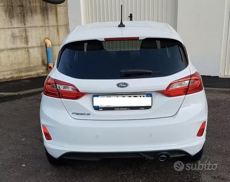 Usata Ford Fiesta ST-Line 100 CV (73 kW) 2020 Bianco Utilitaria