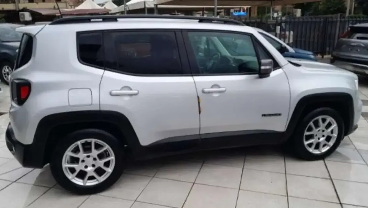 Usata Jeep Renegade Limited 120 CV (88 kW) 2021 Argento SUV