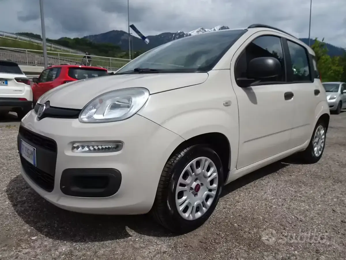 Usata Fiat Panda Easy 69 CV (50 kW) 2016 Bianco Utilitaria