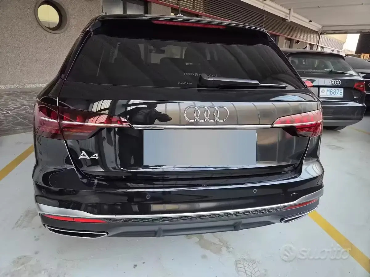 Usado Audi A4 170 CV (125 kW) 2020 Negro Familiar