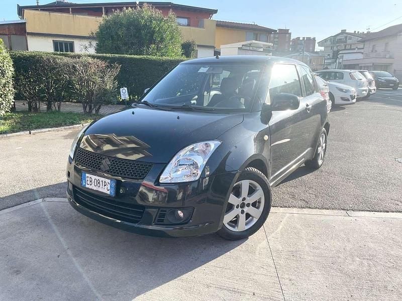 Nero Usata 2010 Suzuki Swift GL Due volumi | 3800 € (Ottimo prezzo) - Immagine 1/4