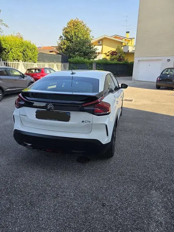 Usata Citroën e-C4 56 kW (77 CV) 2024 Bianco Berlina