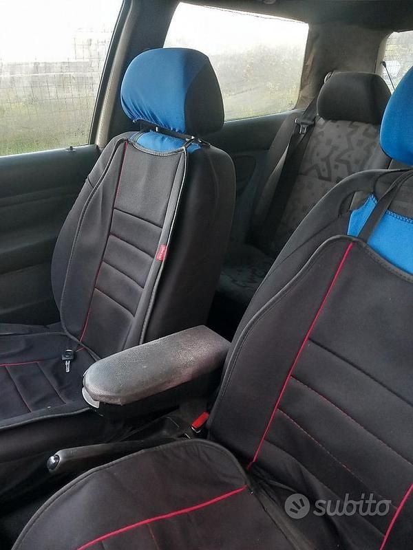 Usata VW Golf IV 101 CV (74 kW) 2000 Grigio Utilitaria