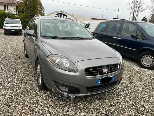 Begagnad Fiat Croma 150 HK (110 kW) 2009 Grå