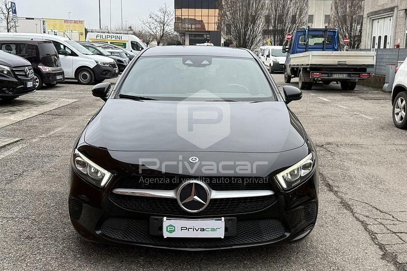 Usata Mercedes A180 116 CV (85 kW) 2019 Nero Berlina