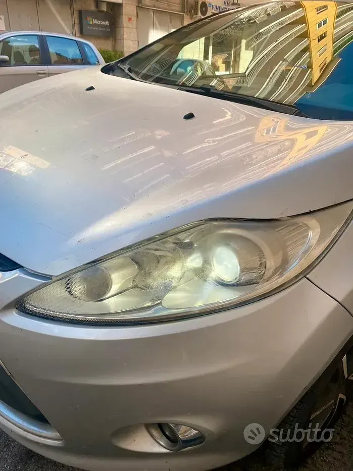 Usata Ford Fiesta 97 CV (71 kW) 2009 Grigio Berlina
