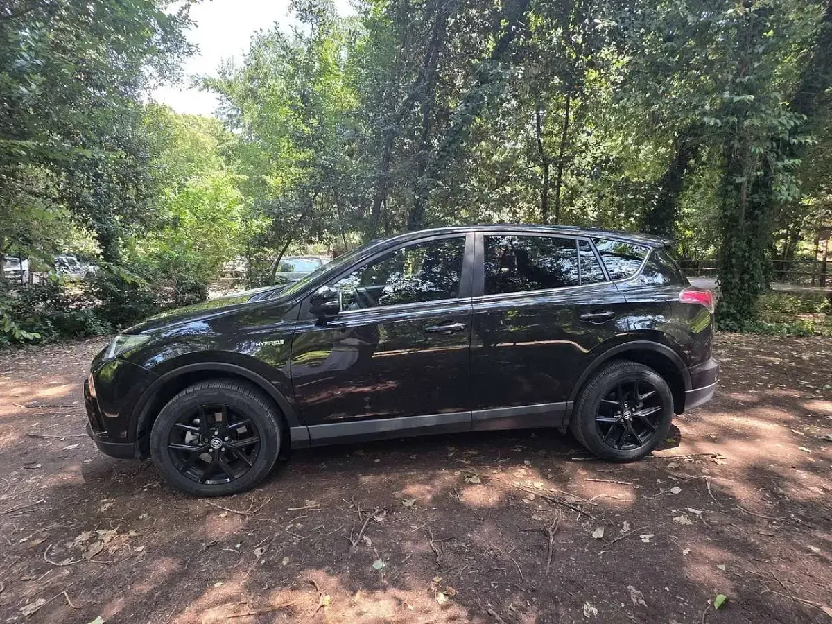 Usata Toyota RAV4 Hybrid 155 CV (114 kW) 2018 Nero SUV