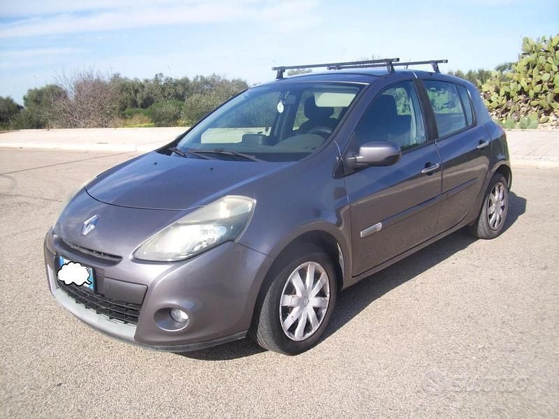 Usata Renault Clio II Dynamique 86 CV (63 kW) 2009 Grigio Berlina