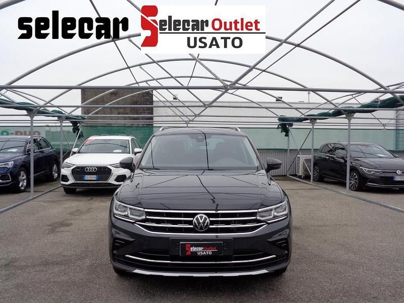 Usata VW Tiguan Elegance 150 CV (110 kW) 2023 Grigio urano SUV