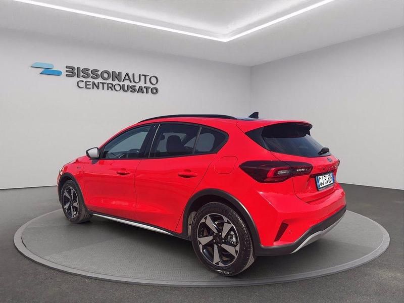 Usata Ford Focus Active 125 CV (91 kW) 2022 Rosso pastello SUV