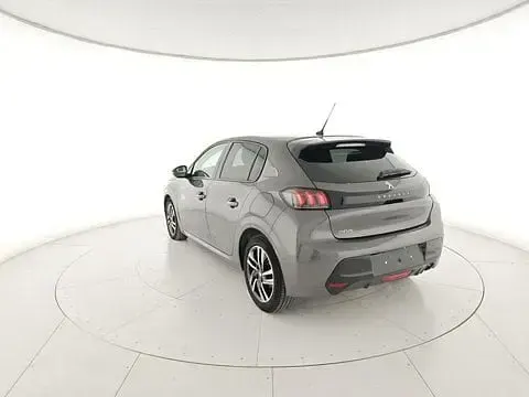 Usata Peugeot 208 Allure 101 CV (74 kW) 2023 Argento Utilitaria