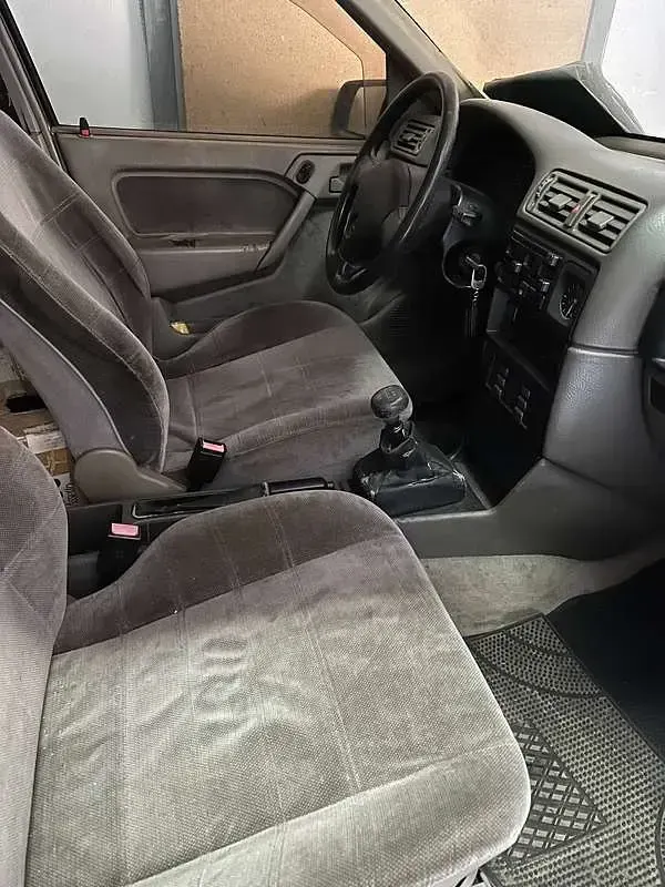 Usata Opel Vectra 75 CV (55 kW) 1990 Grigio Utilitaria