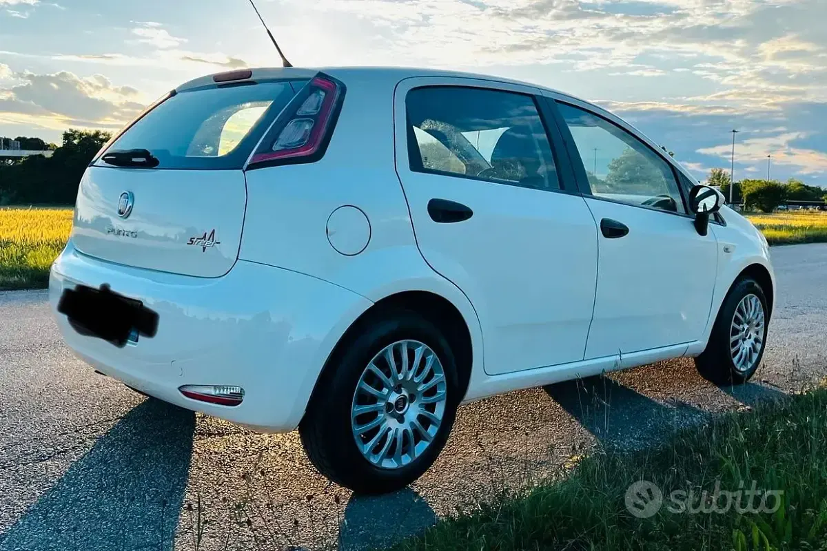Usata Fiat Grande Punto Street 69 CV (50 kW) 2014 Utilitaria