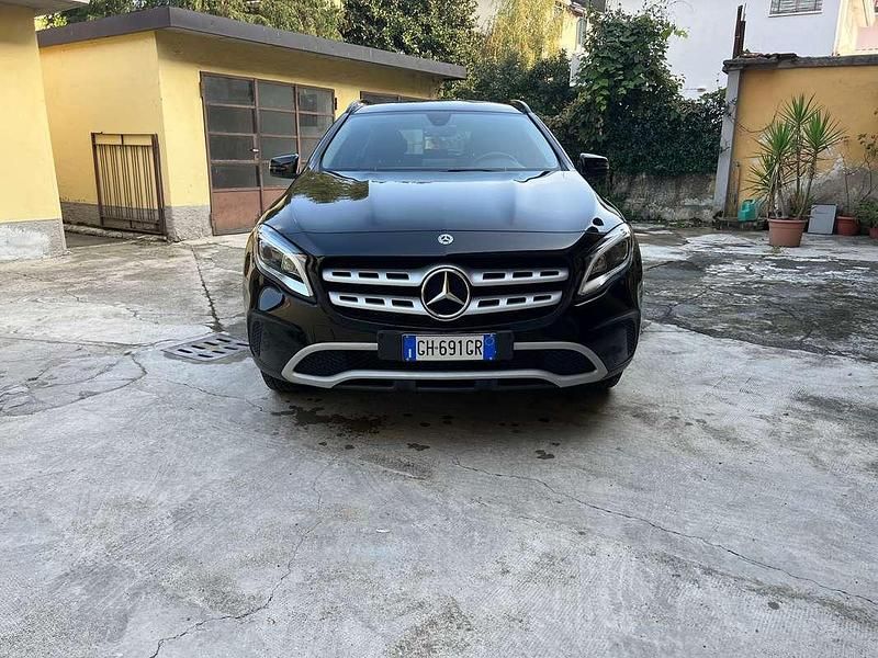 Usata Mercedes 180 Business 122 CV (89 kW) 2019 Nero Berlina